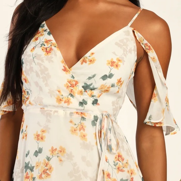 NWT Lulus Shadow Blooms Cream Floral Print Ruffled Maxi Dress - Picture 4 of 10